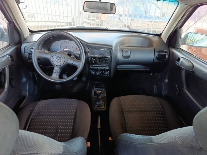 VOLKSWAGEN - GOL - 2005/2005 - Prata - R$ 12.900,00