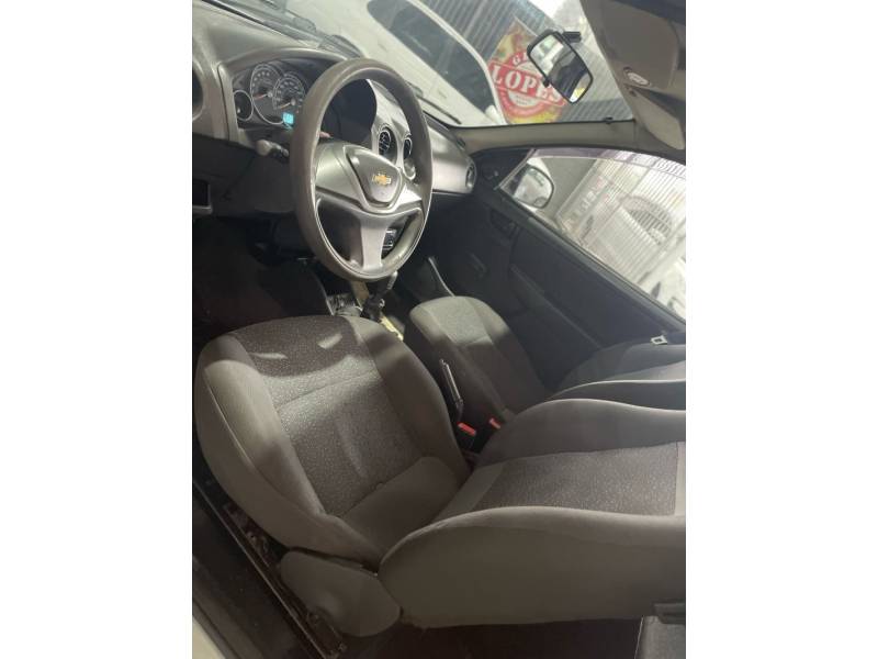 CHEVROLET - CELTA - 2011/2012 - Prata - R$ 22.900,00