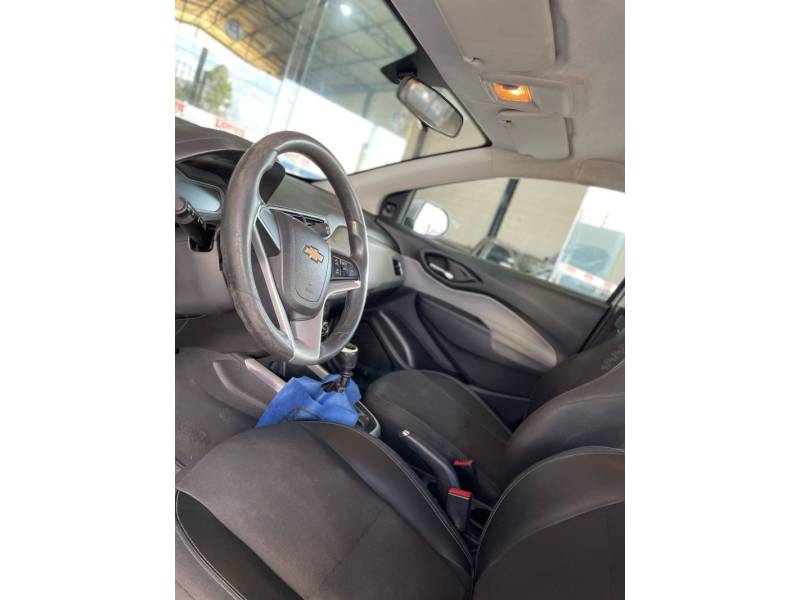 CHEVROLET - ONIX - 2019/2019 - Prata - R$ 54.900,00