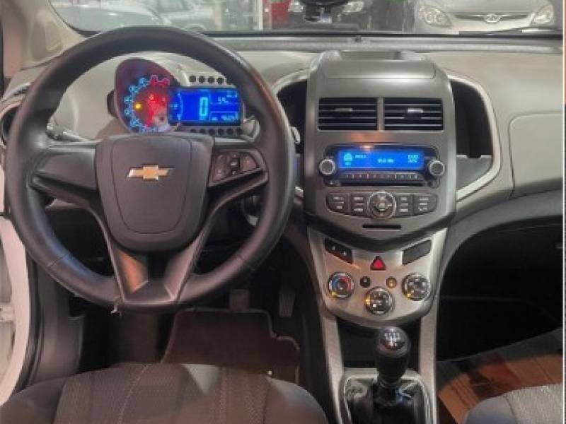 CHEVROLET - SONIC - 2013/2014 - Branca - Sob Consulta