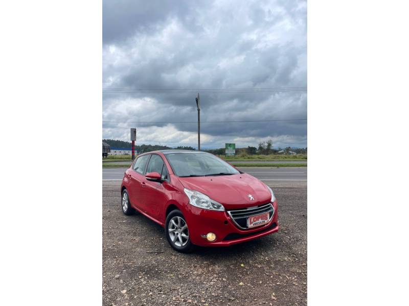 PEUGEOT - 208 - 2013/2014 - Vermelha - R$ 43.900,00