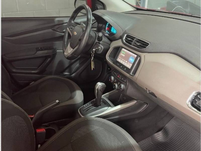 CHEVROLET - PRISMA - 2015/2016 - Vermelha - R$ 57.900,00