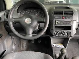 VOLKSWAGEN - POLO - 2004/2004 - Preta - R$ 27.900,00