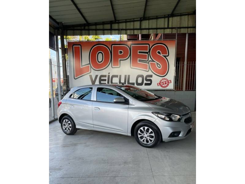CHEVROLET - ONIX - 2019/2019 - Prata - R$ 54.900,00