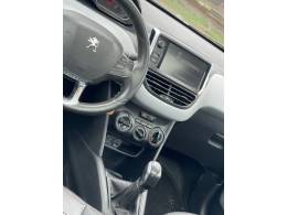 PEUGEOT - 208 - 2013/2014 - Vermelha - R$ 43.900,00