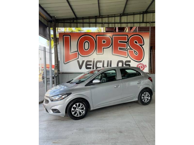 CHEVROLET - ONIX - 2019/2019 - Prata - R$ 54.900,00