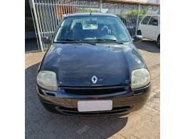 RENAULT - CLIO - 2001/2002 - Preta - R$ 14.900,00