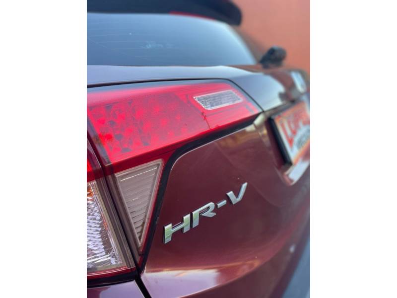 HONDA - HR-V - 2015/2016 - Vermelha - R$ 79.900,00