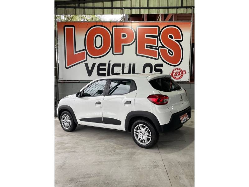 RENAULT - KWID - 2021/2022 - Branca - R$ 47.900,00