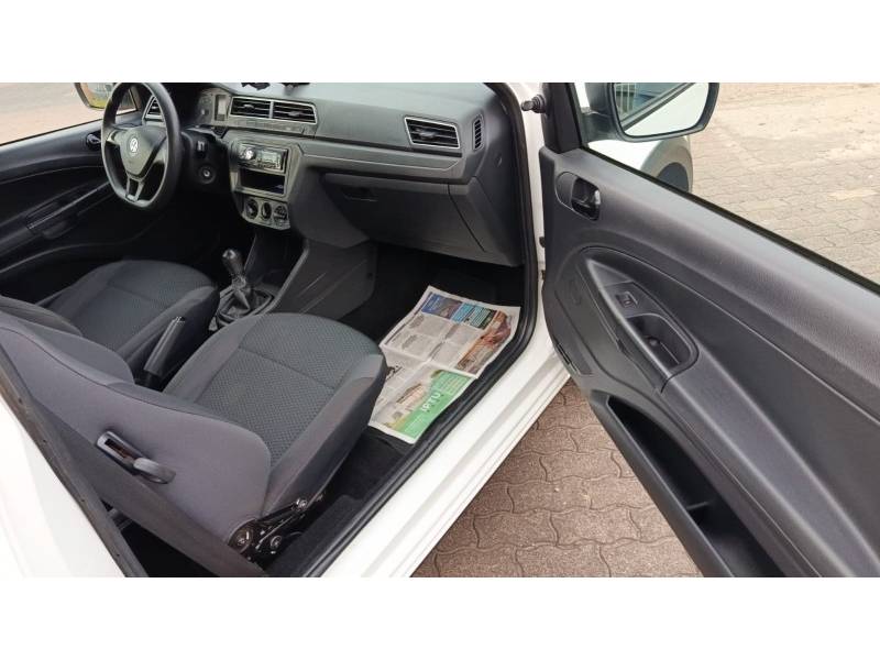 VOLKSWAGEN - SAVEIRO - 2021/2022 - Branca - R$ 69.900,00