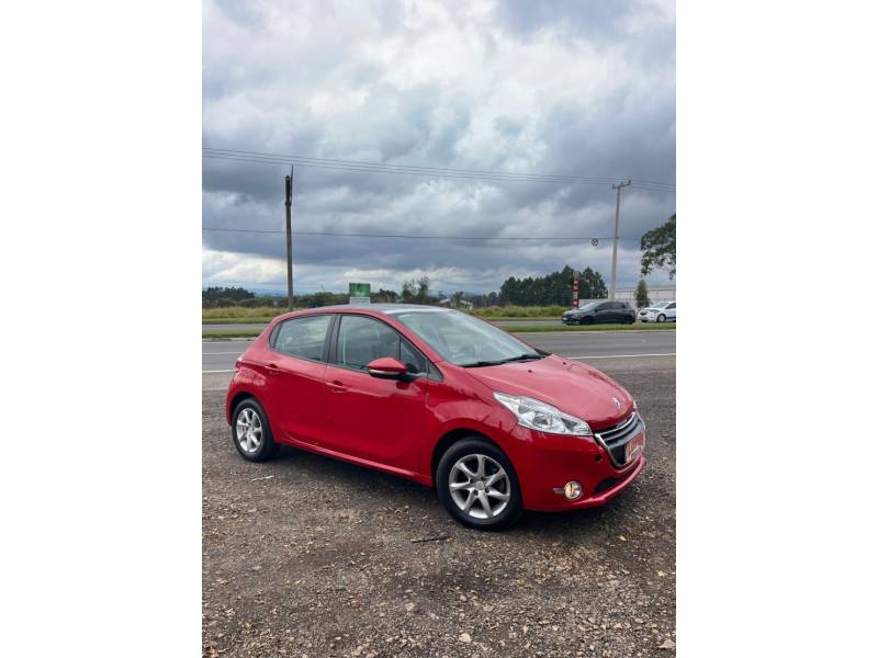 PEUGEOT - 208 - 2013/2014 - Vermelha - R$ 43.900,00