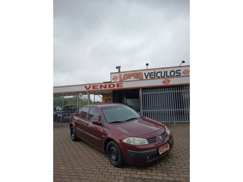 RENAULT - MÉGANE - 2007/2007 - Vinho - R$ 19.900,00