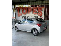 CHEVROLET - ONIX - 2019/2019 - Prata - R$ 54.900,00