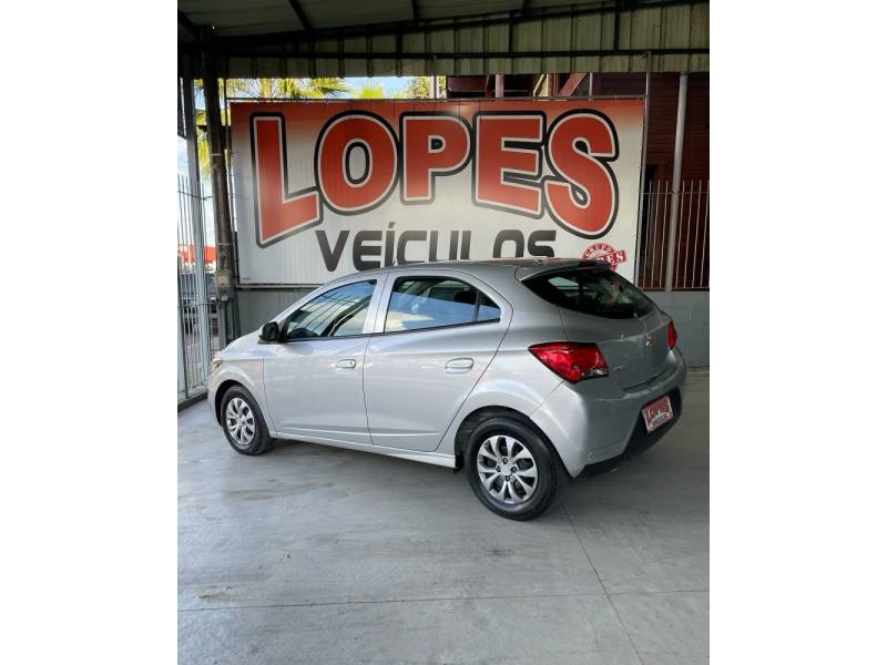 CHEVROLET - ONIX - 2019/2019 - Prata - R$ 54.900,00