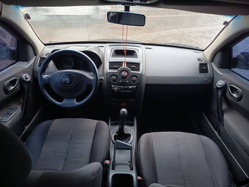 RENAULT - MÉGANE - 2007/2007 - Vinho - R$ 19.900,00