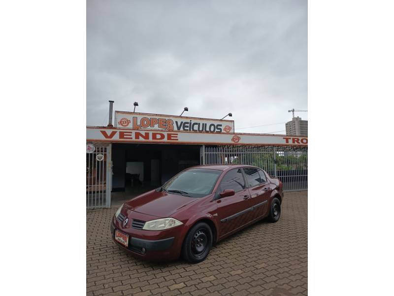 RENAULT - MÉGANE - 2007/2007 - Vinho - R$ 19.900,00