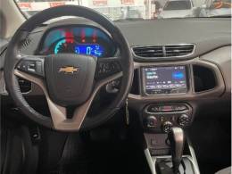 CHEVROLET - PRISMA - 2015/2016 - Vermelha - R$ 57.900,00