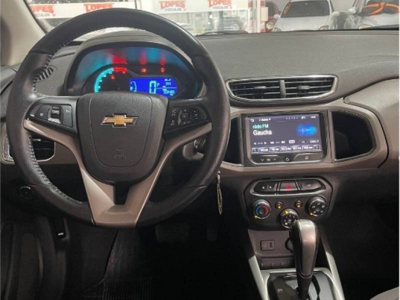 CHEVROLET - PRISMA - 2015/2016 - Vermelha - R$ 57.900,00