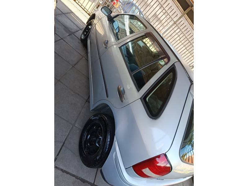 VOLKSWAGEN - GOL - 2005/2005 - Prata - R$ 12.900,00