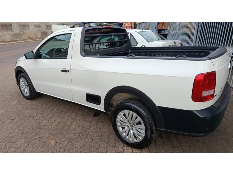 VOLKSWAGEN - SAVEIRO - 2021/2022 - Branca - R$ 69.900,00