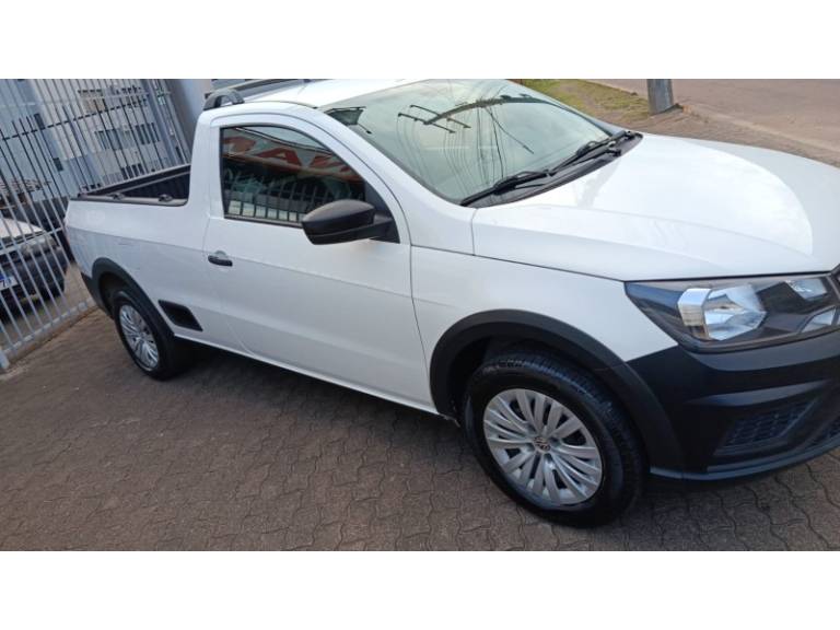 VOLKSWAGEN - SAVEIRO - 2021/2022 - Branca - R$ 69.900,00