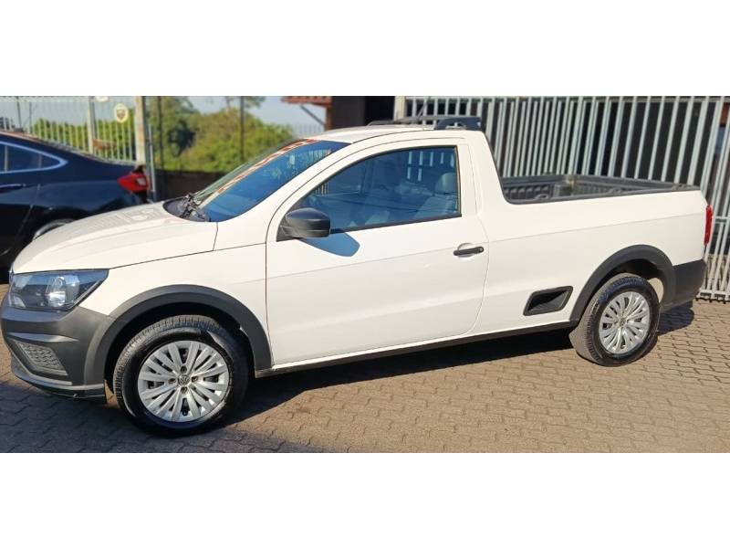 VOLKSWAGEN - SAVEIRO - 2021/2022 - Branca - R$ 69.900,00